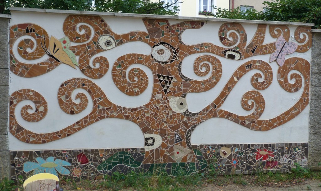 Another piece by Free Mosaik in the same park.